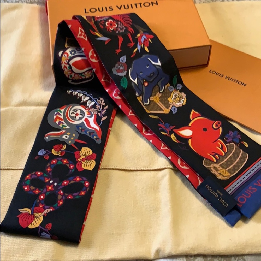 Louis Vuitton superstition bandeau